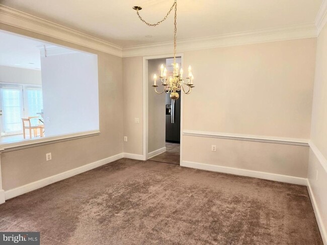 Building Photo - 20667 Golden Ridge Dr