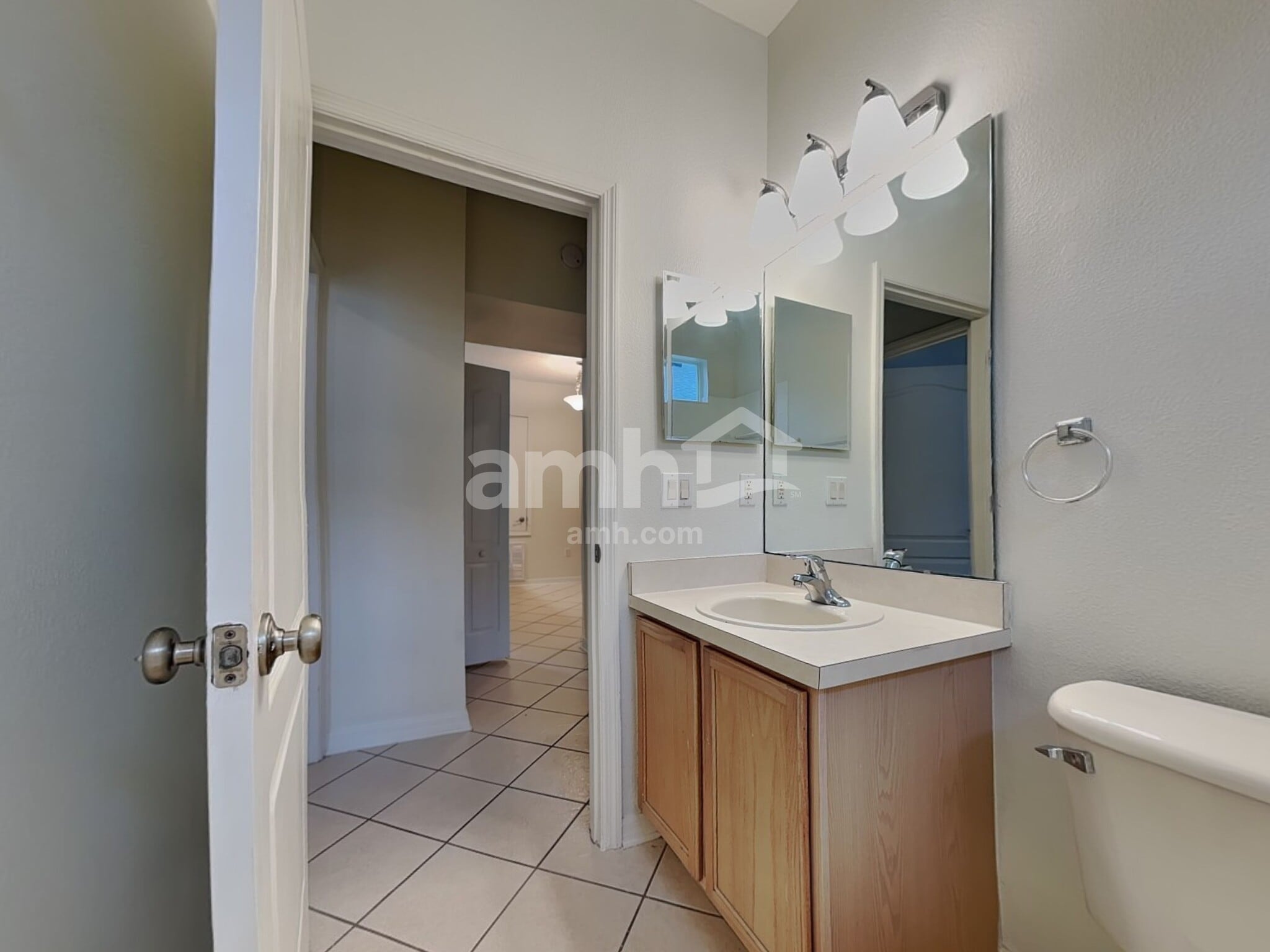 Building Photo - 10105 Granite Bay Dr