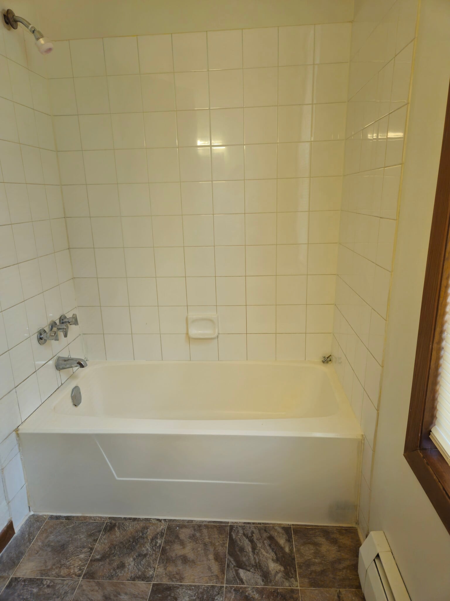 Tub Shower - 588 Selby Ave