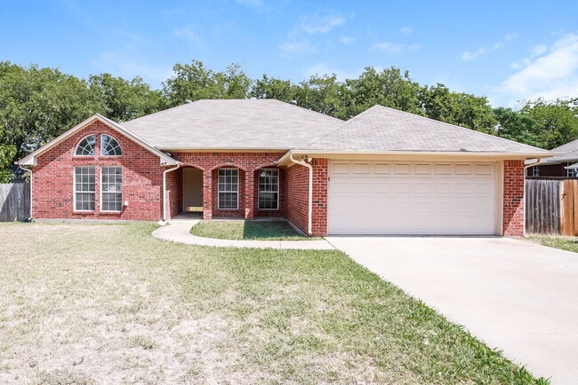 Building Photo - 309 Woodlawn St