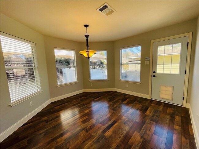 Building Photo - 1804 Lost Maples Loop