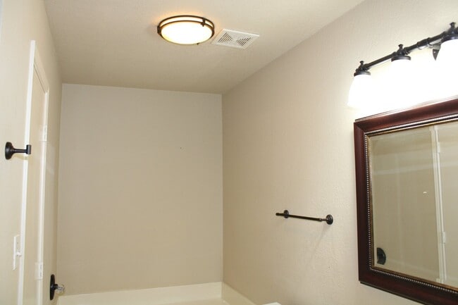 Building Photo - 3133 Walingford Dr