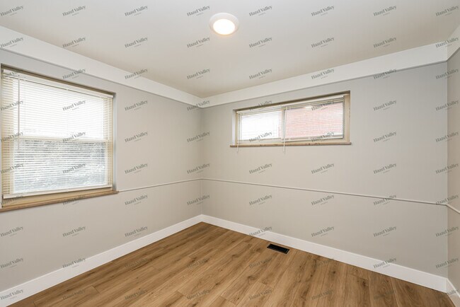 Building Photo - 5306 Fox Rd