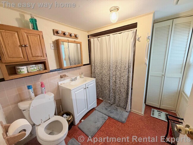 Building Photo - 4 St Mary Rd