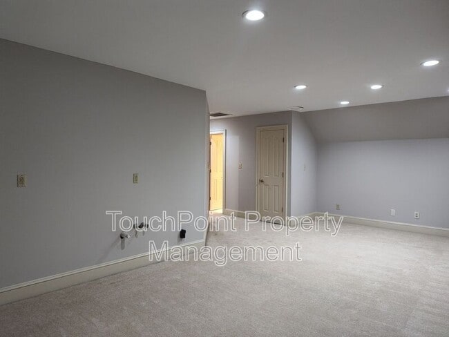 Building Photo - 4200 Old Course Dr