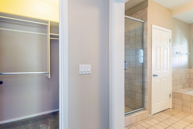 Building Photo - Ko Olina Resort Living - Unfurnished Coconut Plantation "Palm" Townhome