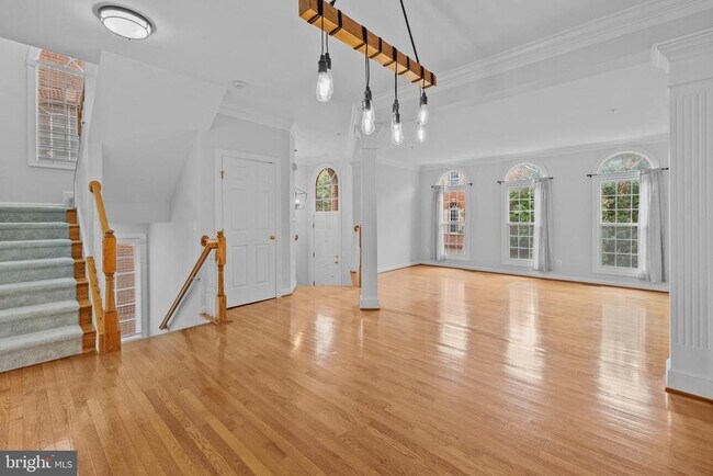 Building Photo - 271 Murtha St