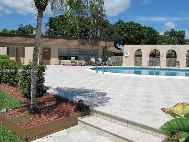 Building Photo - 7355 SW 26th Ct