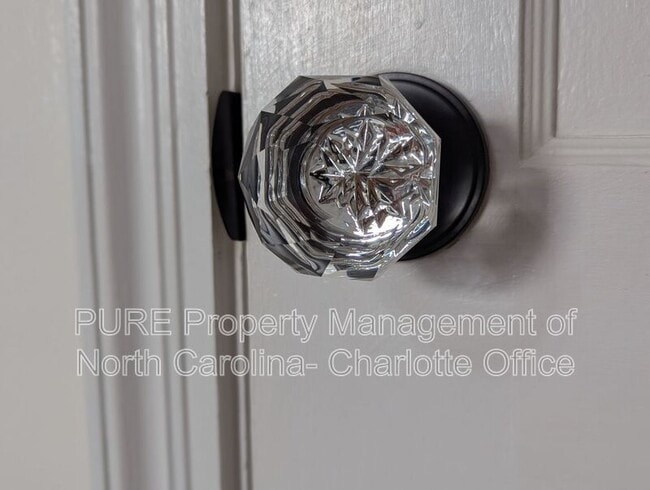 Building Photo - 1638 Academy St