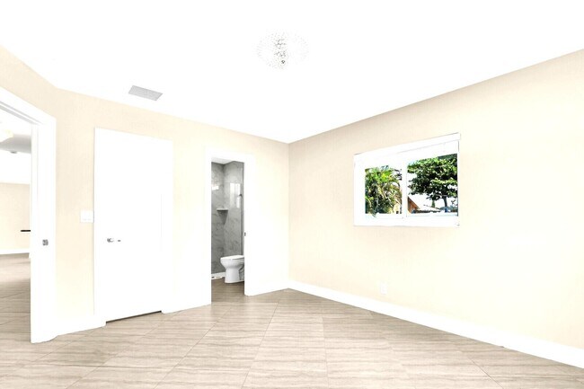 Building Photo - 105 Palamino Cir