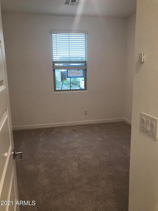 Building Photo - 1331 E Maldonado Dr