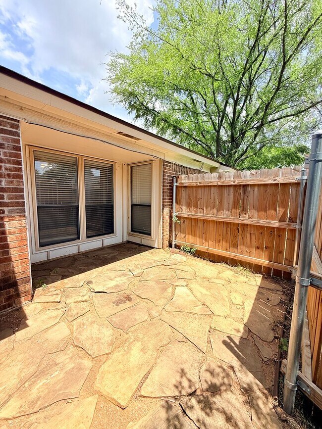 Building Photo - 3401 W Sage Ct
