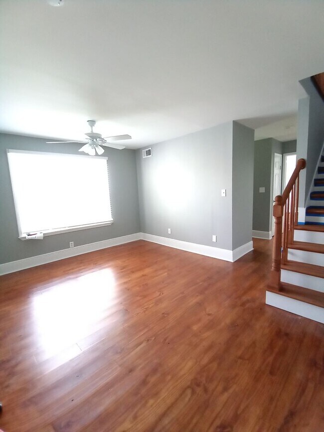 Building Photo - General Ogden