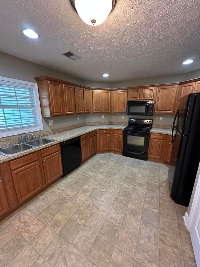 Building Photo - 106 Bluegrass Beat Cove