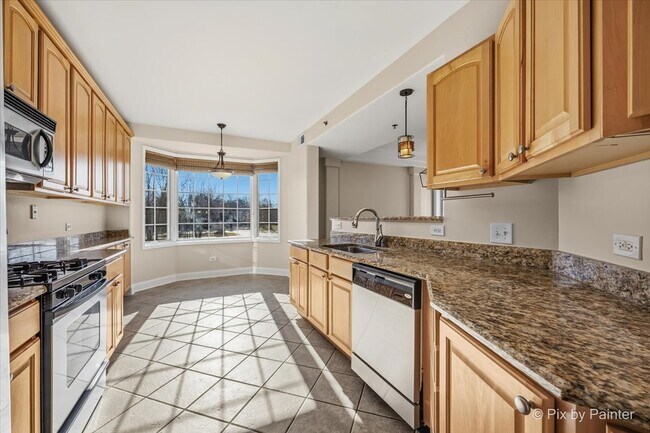 Building Photo - 543 N Hough St