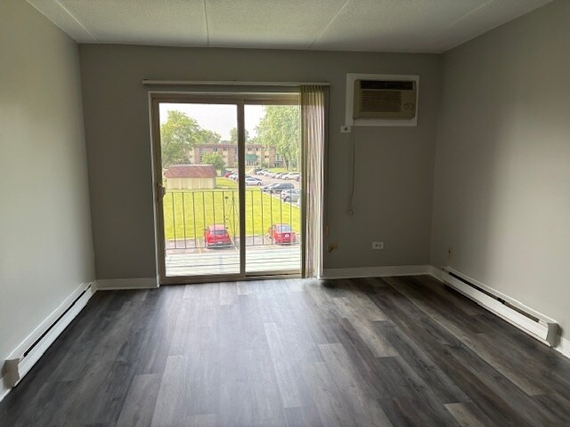 Building Photo - 240 Springhill Dr