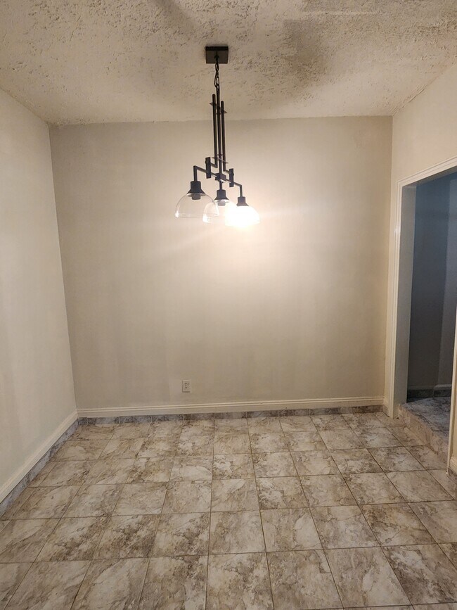 Dining Area - 3901 Cathedral Ave NW
