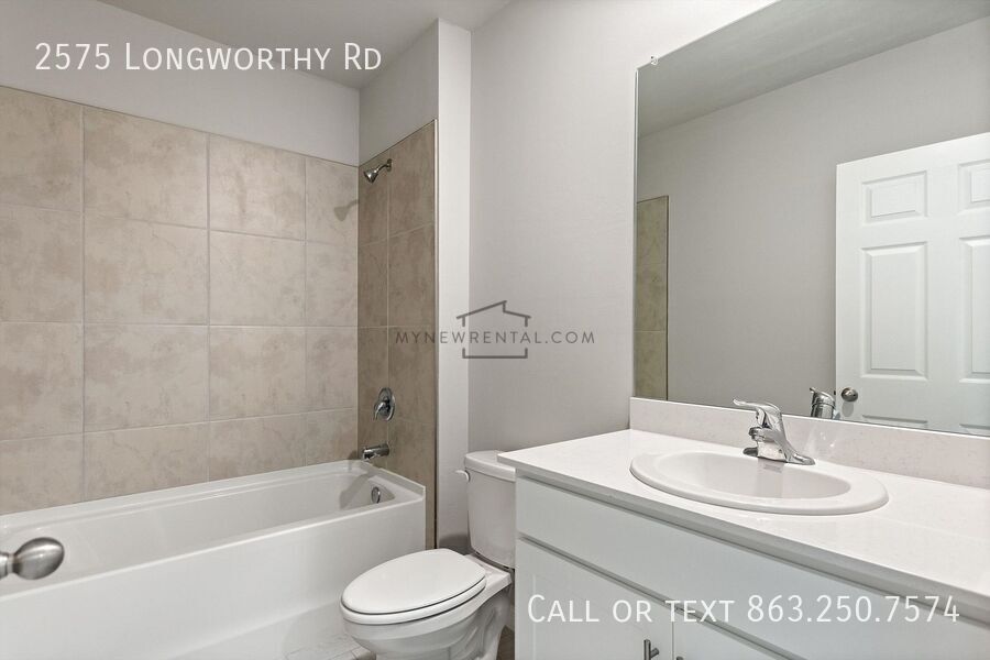 Building Photo - 2575 Longworthy Rd