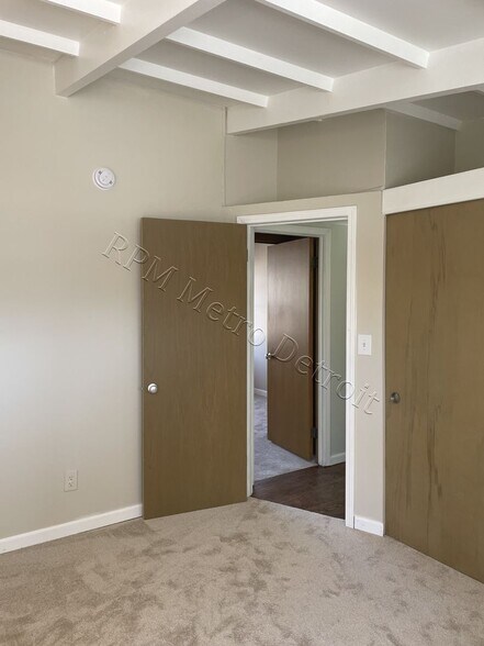 Building Photo - 3208 W Webster Rd
