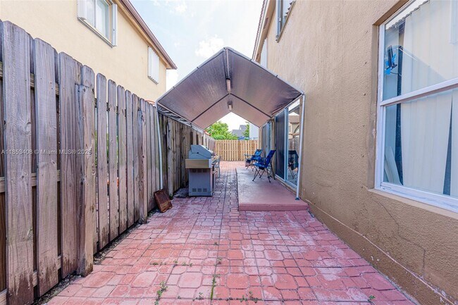 Building Photo - 9138 SW 167th Ct