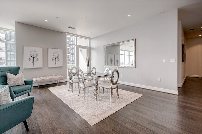 Building Photo - 4521 San Felipe St