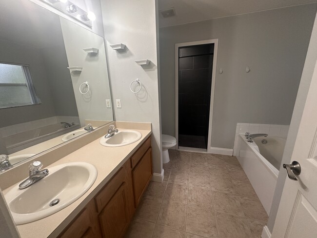Building Photo - 13240 SW 73rd Ave