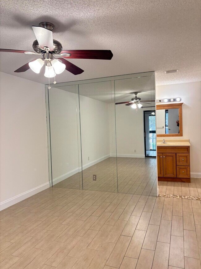 Building Photo - 3529 NW 35th St