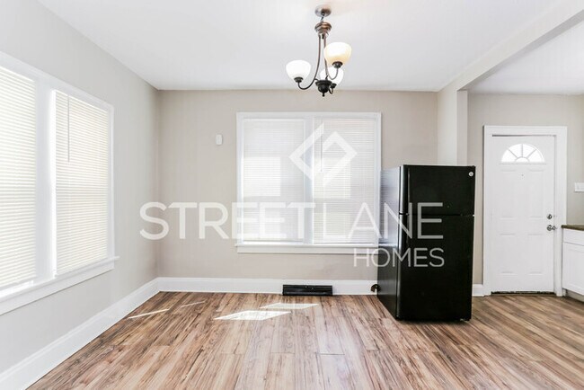 Building Photo - Charming 2 Bedroom in Columbus!