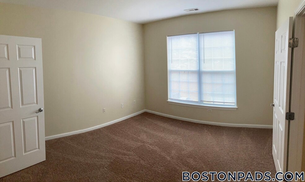 Building Photo - 311 Lowell St