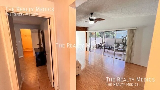Building Photo - 999 Mancha Real Dr