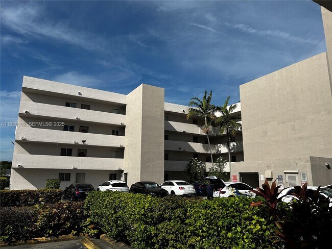 Building Photo - 6091 W 22nd Ct