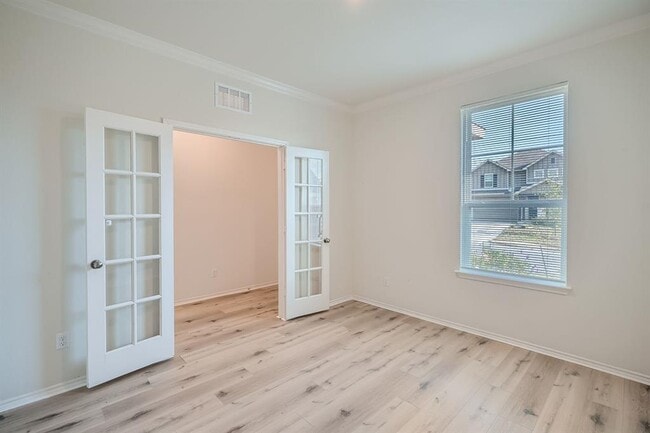 Building Photo - 190 Purple Heart Dr