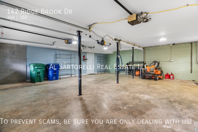 Building Photo - 142 Ridge Brook Dr