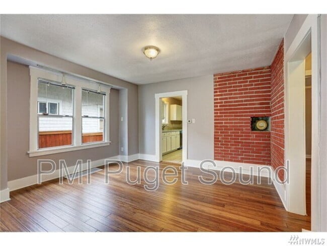 Building Photo - 1108 S Ridgewood Ave