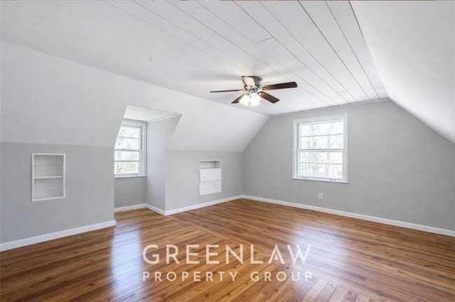 Building Photo - 1944 Lyle Ave