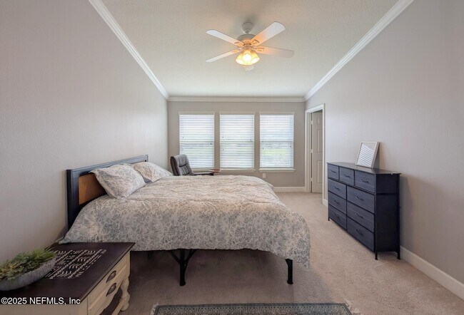 Building Photo - 6846 Roundleaf Dr