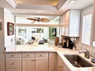 Building Photo - 815 Middle River Dr