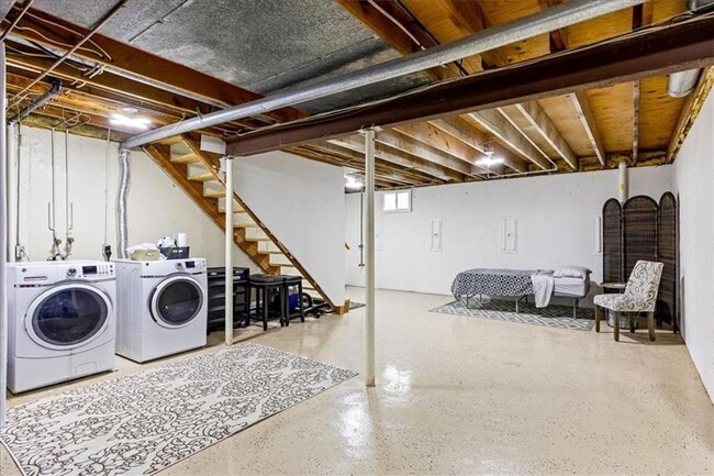 Building Photo - {10710} Updated Overland Park Townhome + Blue Valley Northwest + Two Car Garage