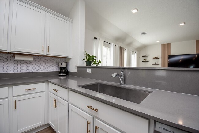 Building Photo - 26622 Bluestem Valley Ln