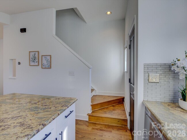 Building Photo - 636 Garden District Dr