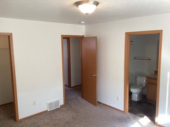 Building Photo - Nicely updated 4Bed, 2Bath in Airway