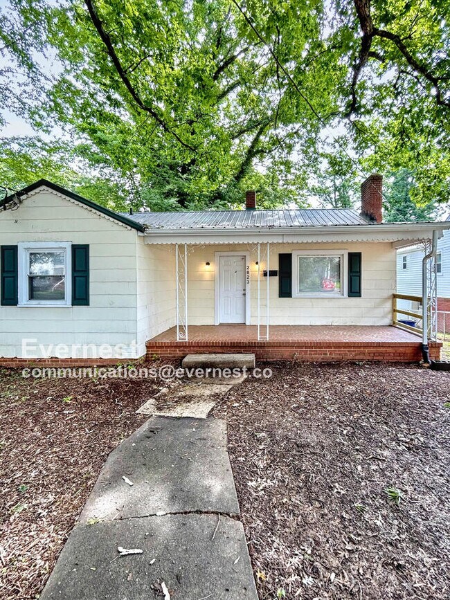 Primary Photo - 2823 N Glenn Ave