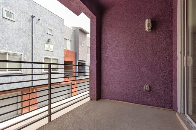 Building Photo - 9050 W Tropicana Ave