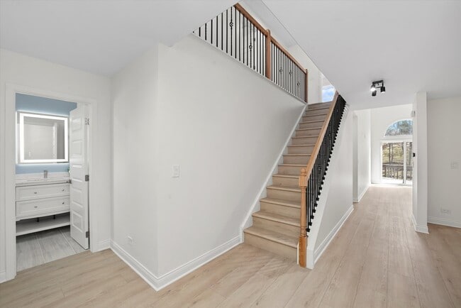 Building Photo - 14449 Golf Rd