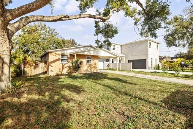 Building Photo - 3631 Anderson Ave