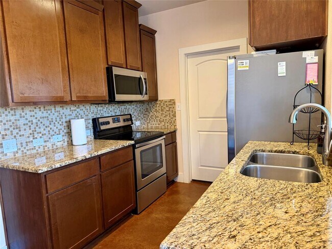 Building Photo - 5503 Hiline Rd