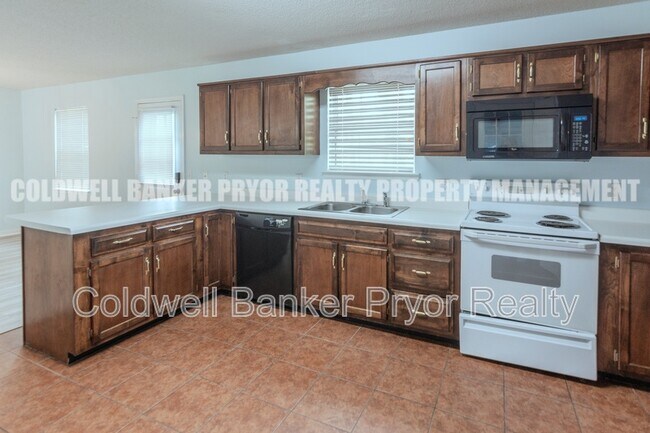 Building Photo - 1244 N Concord Rd