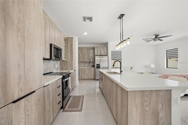 Building Photo - 6337 Chorus Dr
