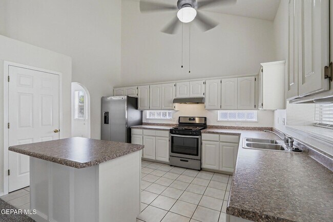 Building Photo - 7239 Desert Jewel Dr