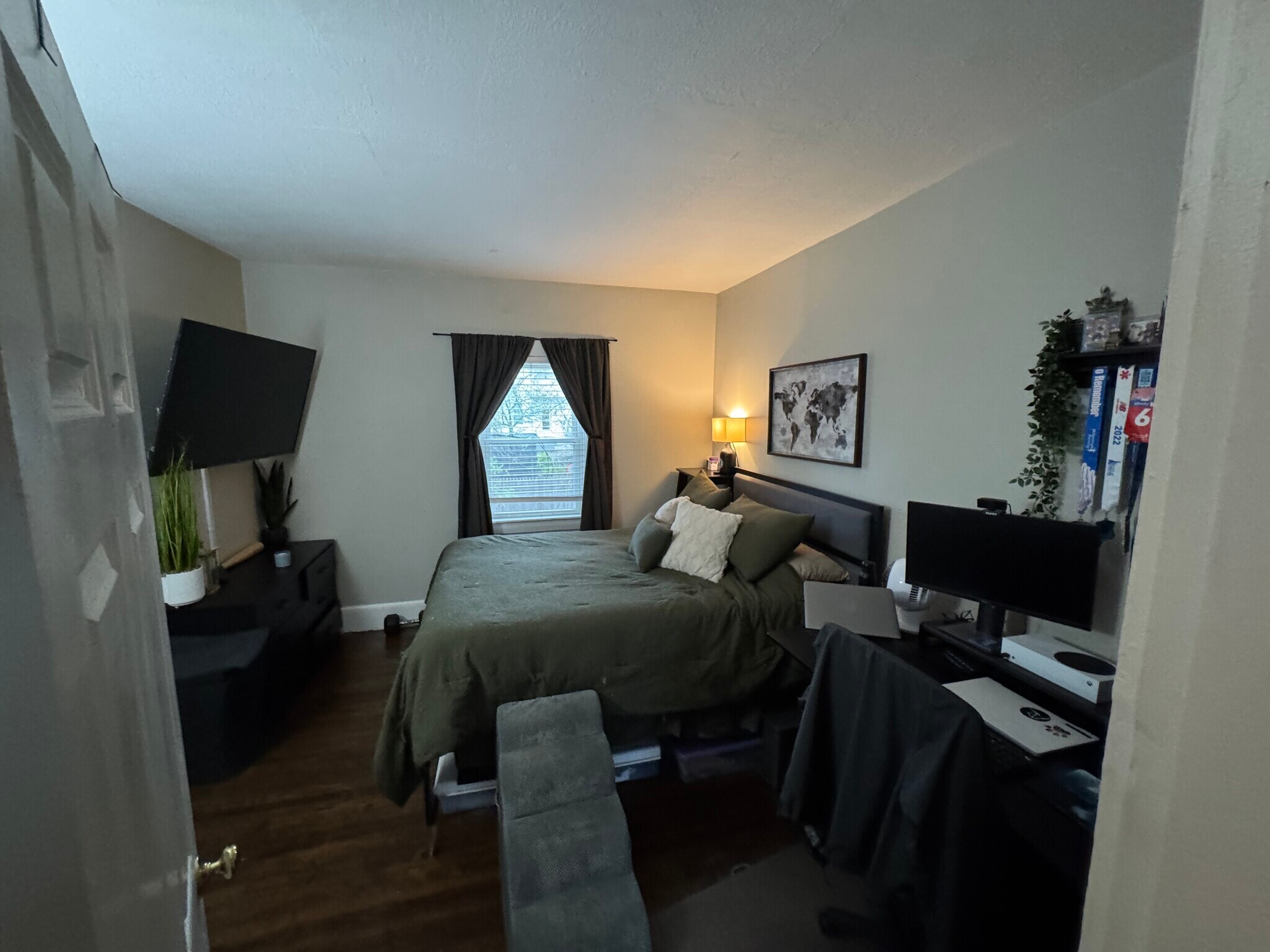 Building Photo - 39 Walnut St